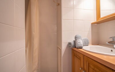 Accommodation:&nbsp;Origanes 225 200.2
