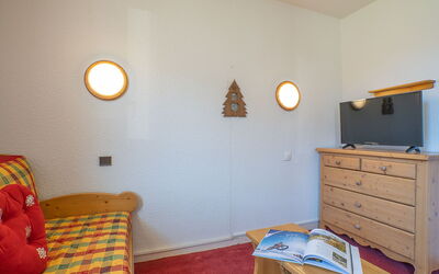 Accommodation:&nbsp;Origanes 225 200.2