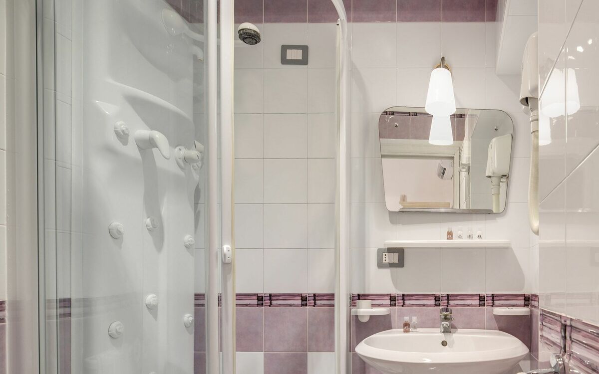 Accommodation:&nbsp;Trilocale Superior Wave