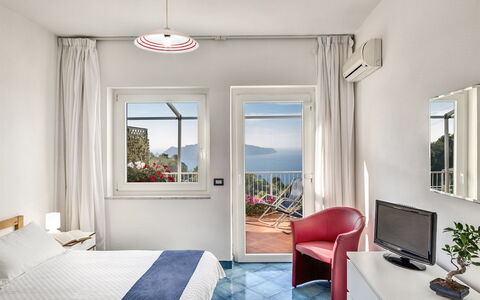 Accommodation:&nbsp;Monolocale Superior Wave