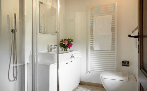 Villa Pianora: Mirror, Property, Plumbing Fixture, Bathroom, Sink, Tap, Interior Design, Building, Purple