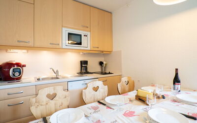 Accommodation:&nbsp;Médian 330 350.3
