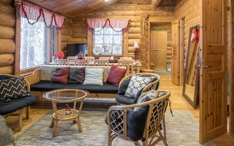 Mänty: Wood, Snow, Cottage, Winter, Roof, Home, Freezing, Log Cabin, Siding, Slope