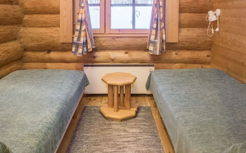 Mänty: Wood, Wood Stain, Log Cabin, Hardwood, Plank, Lumber, Bedroom, Bed, Bedding, Plywood