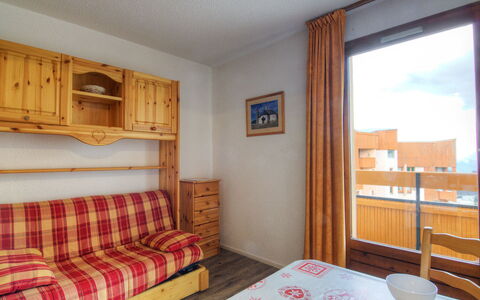 Carlines 1 - 46: Room, Furniture, Property, Bed, Bedroom, Bed Sheet, Interior Design, Building, Floor, Bed Frame