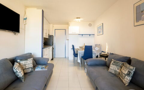 Accommodation:&nbsp;Le Village (E1103) 400.34