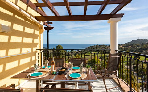 Accommodation:&nbsp;Le Village (C4319) 400.36