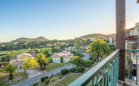 Accommodation:&nbsp;Le Village (C8 245) 400.11