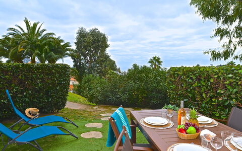 Accommodation:&nbsp;Village Cap Estérel - le Village 400.81