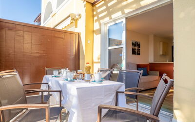 Accommodation:&nbsp;Le Village (C4 010) 400.7