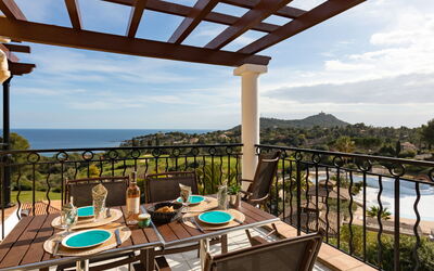Accommodation:&nbsp;Le Village (C4319) 400.36