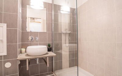 Accommodation:&nbsp;Le Village (E1212) 400.25