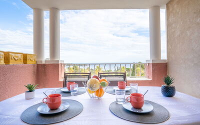 Accommodation:&nbsp;Le Village (E1212) 400.25