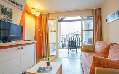 Accommodation:&nbsp;Le Village (B1 419) 400.29