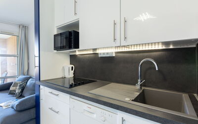 Accommodation:&nbsp;Le Village (E1103) 400.34