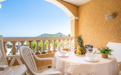 Accommodation:&nbsp;Le Village (B1 331) 400.19