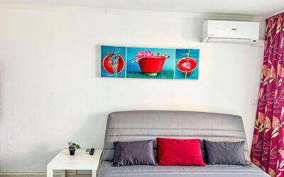 Accommodation:&nbsp;Le Village (C9 279) 400.32