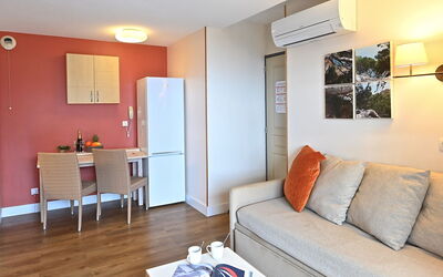Accommodation:&nbsp;Village Cap Estérel - le Village 400.81