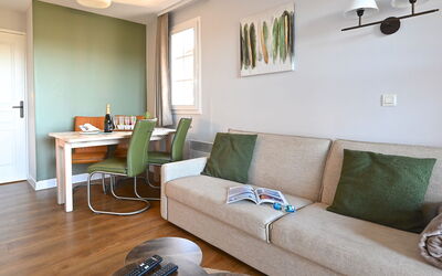 Accommodation:&nbsp;Village Cap Estérel - le Village 400.83