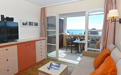 Accommodation:&nbsp;Village Cap Estérel - le Village 400.80
