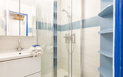 Accommodation:&nbsp;Le Village (E1103) 400.34