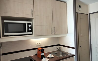 Accommodation:&nbsp;Le Village (E1 121) 400.72