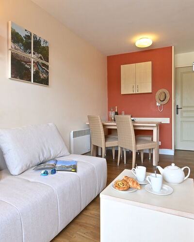 Le Village (B1 418) 400.23