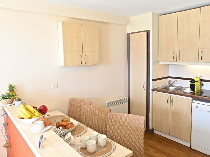 Accommodation:&nbsp;Le Village (C6013) 400.65