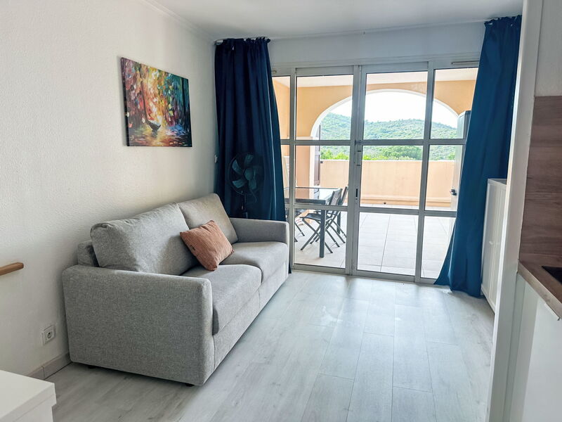 Accommodation:&nbsp;Le Village (C1201) 400.8