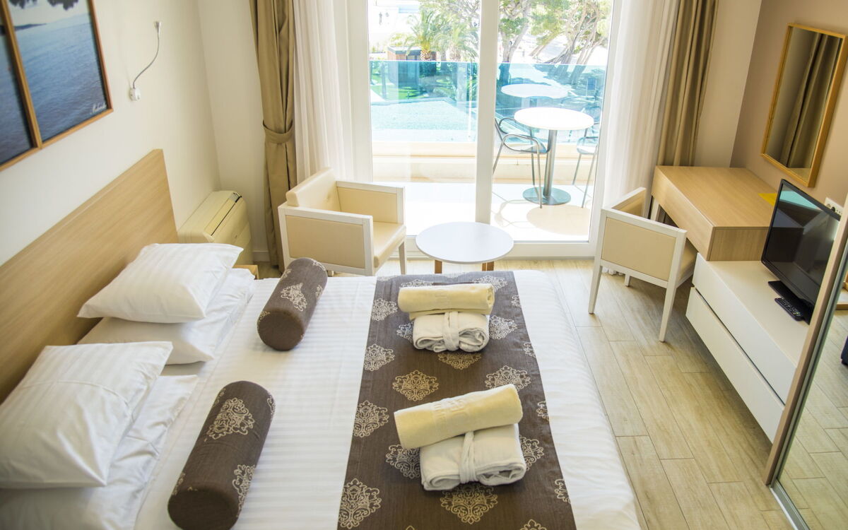 Accommodation:&nbsp;City Beach Apartments 125.6