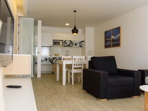 Accommodation:&nbsp;City Beach Apartments 125.23