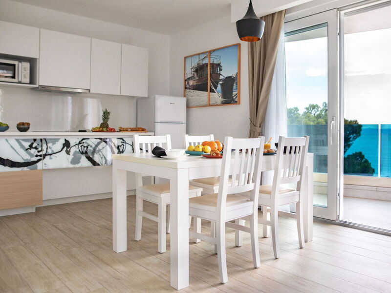 Accommodation:&nbsp;City Beach Apartments 125.20