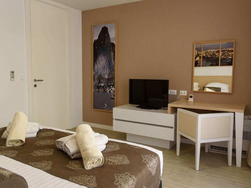 Accommodation:&nbsp;City Beach Apartments 125.9