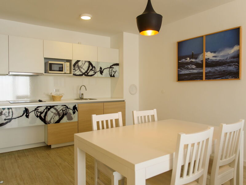 Accommodation:&nbsp;City Beach Apartments 125.23