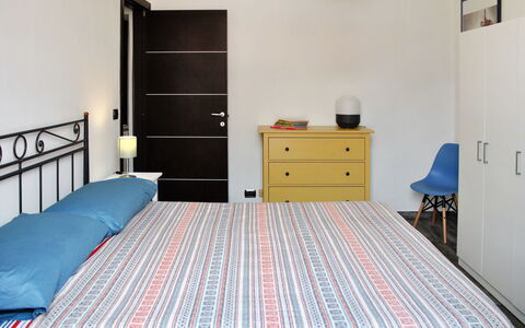 Sotto Il Segno dei Pesci: Furniture, Property, Cabinetry, Building, Comfort, Product, Wood, Azure, Bed Frame, House