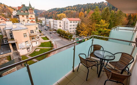 Zielony Zdrój: Water, Sky, Building, Furniture, Property, Window, Chair, House, Outdoor Furniture, Architecture