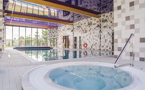 Pięć Mórz: Water, Daytime, Property, Light, Azure, Blue, Swimming Pool, Architecture, Building, Interior Design