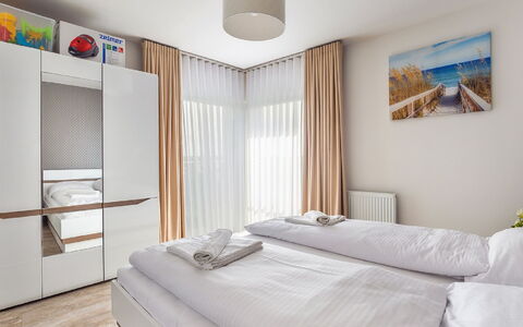 Pięć Mórz: Property, Furniture, Building, Comfort, Azure, Wood, Bed Frame, Interior Design, Lighting