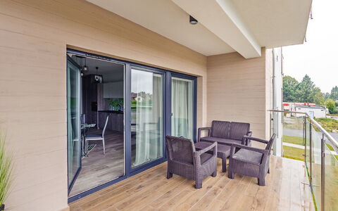 Pięć Mórz: Property, Plant, Wood, Shade, Interior Design, Flooring, Floor, Window, Porch