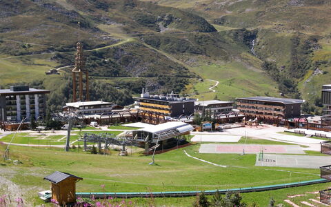 Oisans 37: Mountain, Highland, Plant, Natural Landscape, Land Lot, Building, Grass, Slope, Landscape, Grassland