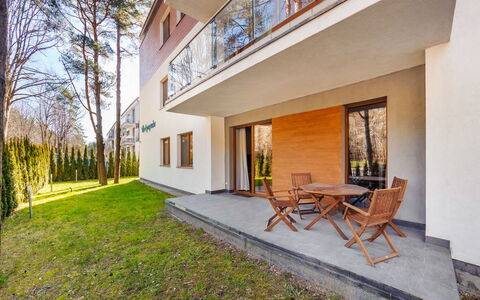 Cztery Pory Roku: Building, Plant, Property, Furniture, Table, Sky, Window, Wood, Chair, Lighting