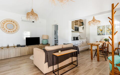 Alcácer Do Sal 1: Furniture, Table, Couch, Building, Wood, Interior Design, House, Living Room, Flooring, Floor