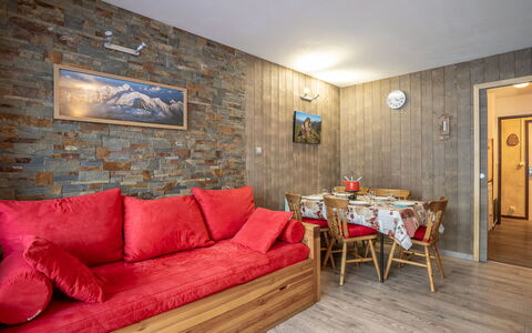 Les Menuires 230: Picture Frame, Furniture, Couch, Table, Property, Building, Wood, Comfort, Interior Design, Decoration