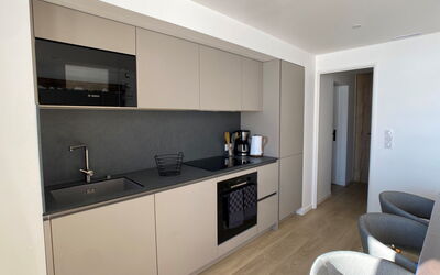 Accommodation:&nbsp;Burons 709 718 230.3