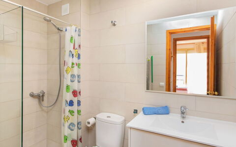 Edificio Tamarius: Mirror, Plumbing Fixture, Property, Shower Head, Sink, Bathroom, Purple, Tap, Shower