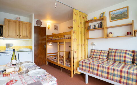Accommodation:&nbsp;Brelin les Combes 807 400.12