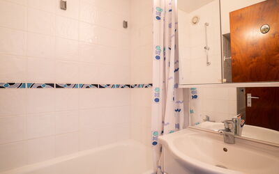 Accommodation:&nbsp;Brelin les Combes 807 400.12