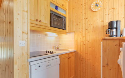 Accommodation:&nbsp;Brelin la Challe 832 400.17