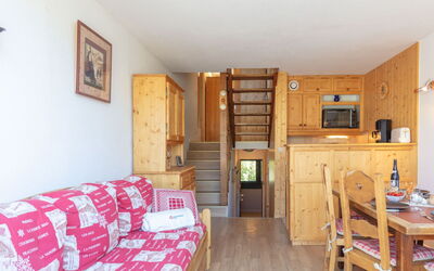 Accommodation:&nbsp;Brelin la Challe 832 400.17