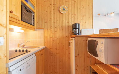Accommodation:&nbsp;Brelin la Challe 832 400.17